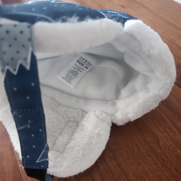 Cozy Blue and White Kids' Winter Hat - Picture 2 of 6